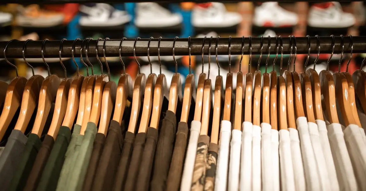 10 conseils pour bien choisir vos vêtements selon la saison