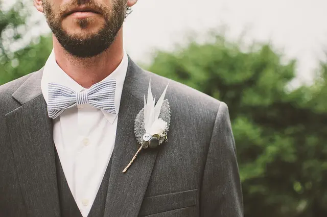 10 conseils pour assortir vêtements et accessoires avec style