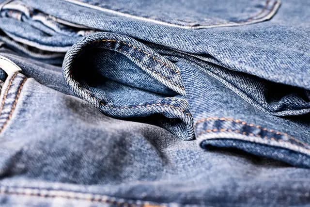 Comment choisir les matières de vêtements qui vous mettent en valeur