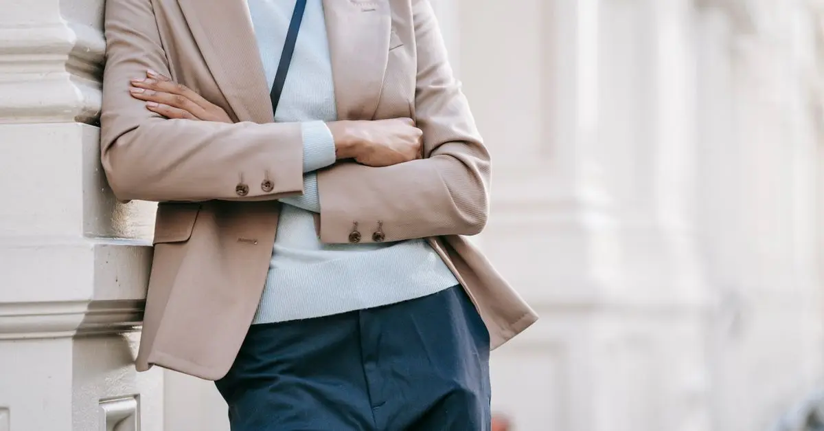 Comment adopter un style chic et décontracté en toute saison