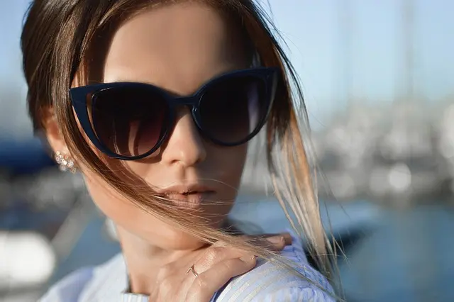 Comment Accessoiriser un Look Élégant pour Chaque Saison